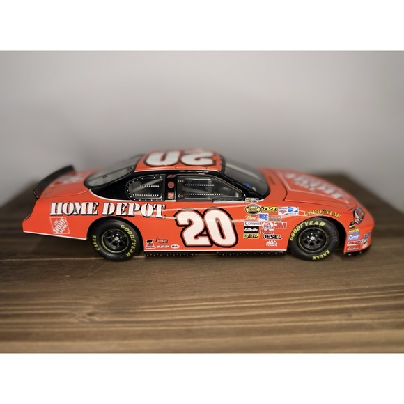 Tony Stewart 2007 #20 Home Depot Monte Carlo SS – 1:24 Action Diecast NASCAR - Picture 10 of 12